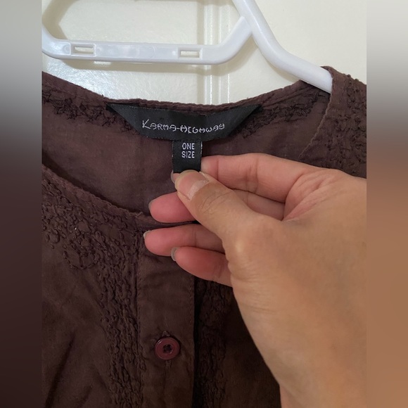 Karma Highway (LA) embroidered 3/4 top ⭕️3/$15⭕️ - Picture 7 of 9